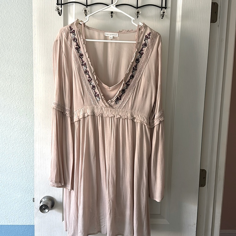 The dress can use any time of the year. 1 time wearing brand coco+ jaimeson is M